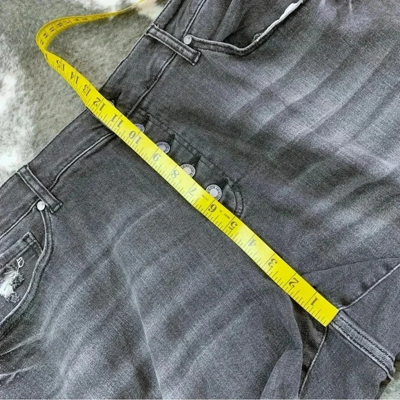 Judy Blue Skinny Fit Button Fly Destroyed Jeans - Picture 12 of 13